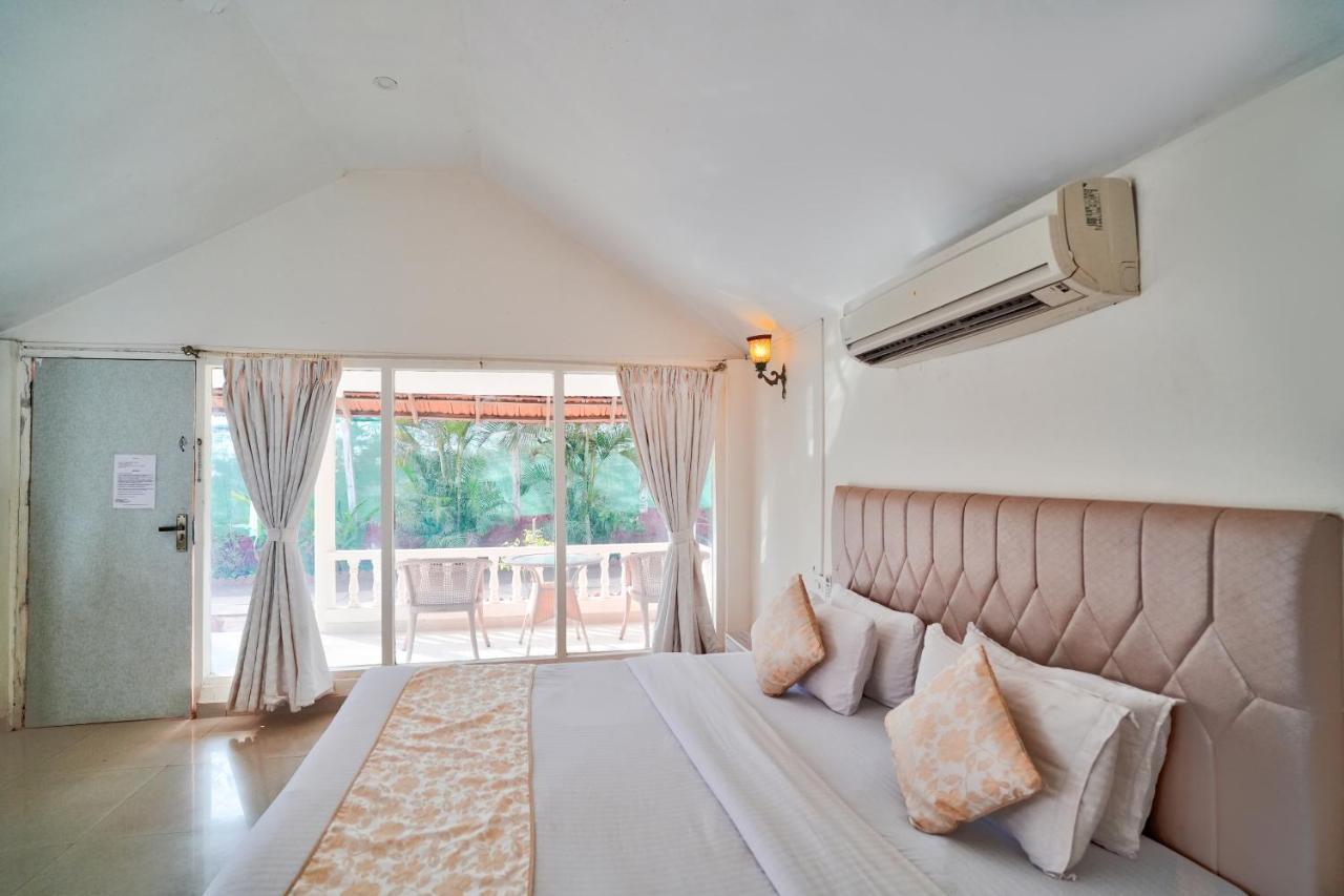 Morjim Holiday Beach Resort Экстерьер фото