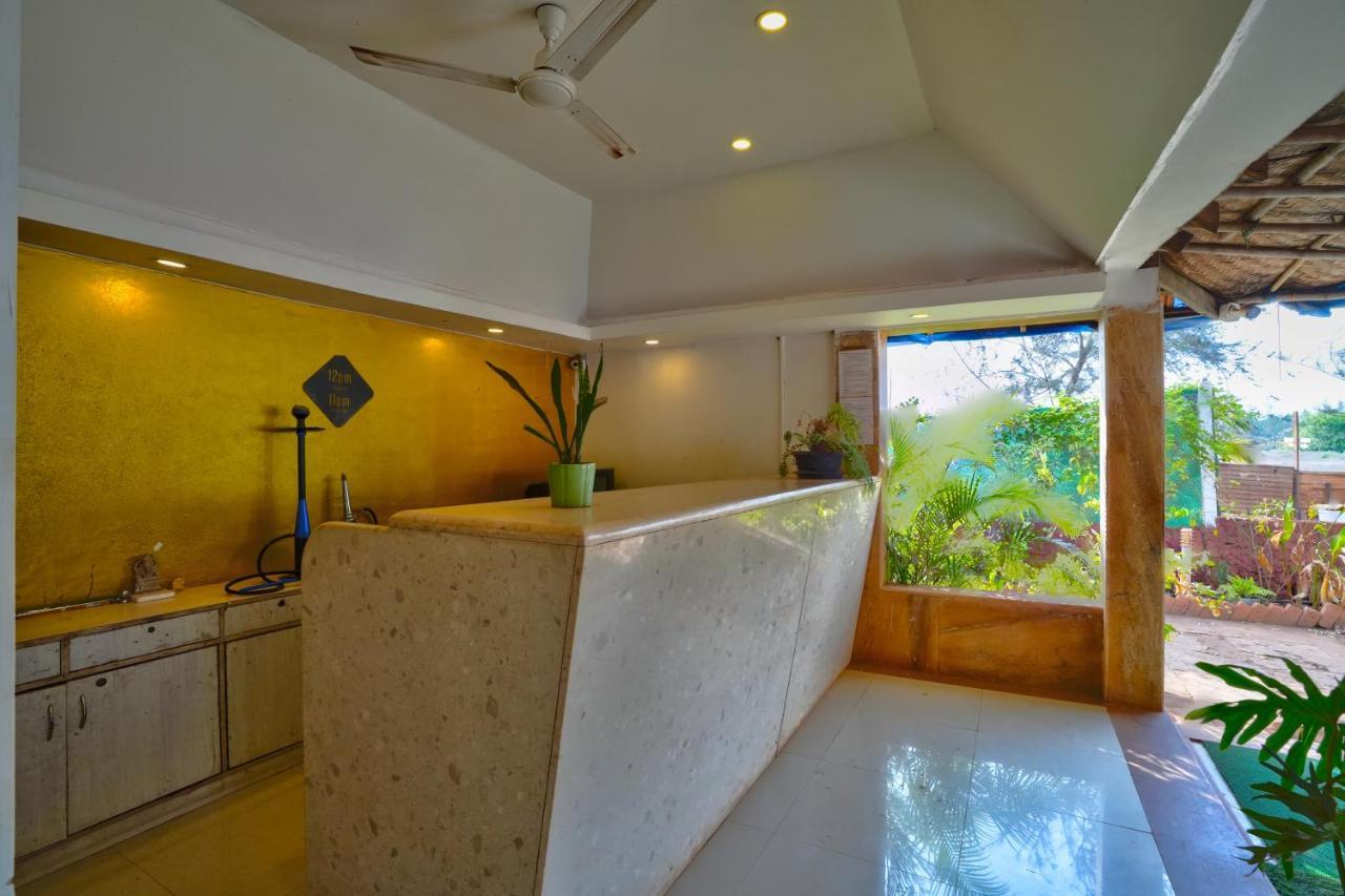 Morjim Holiday Beach Resort Экстерьер фото