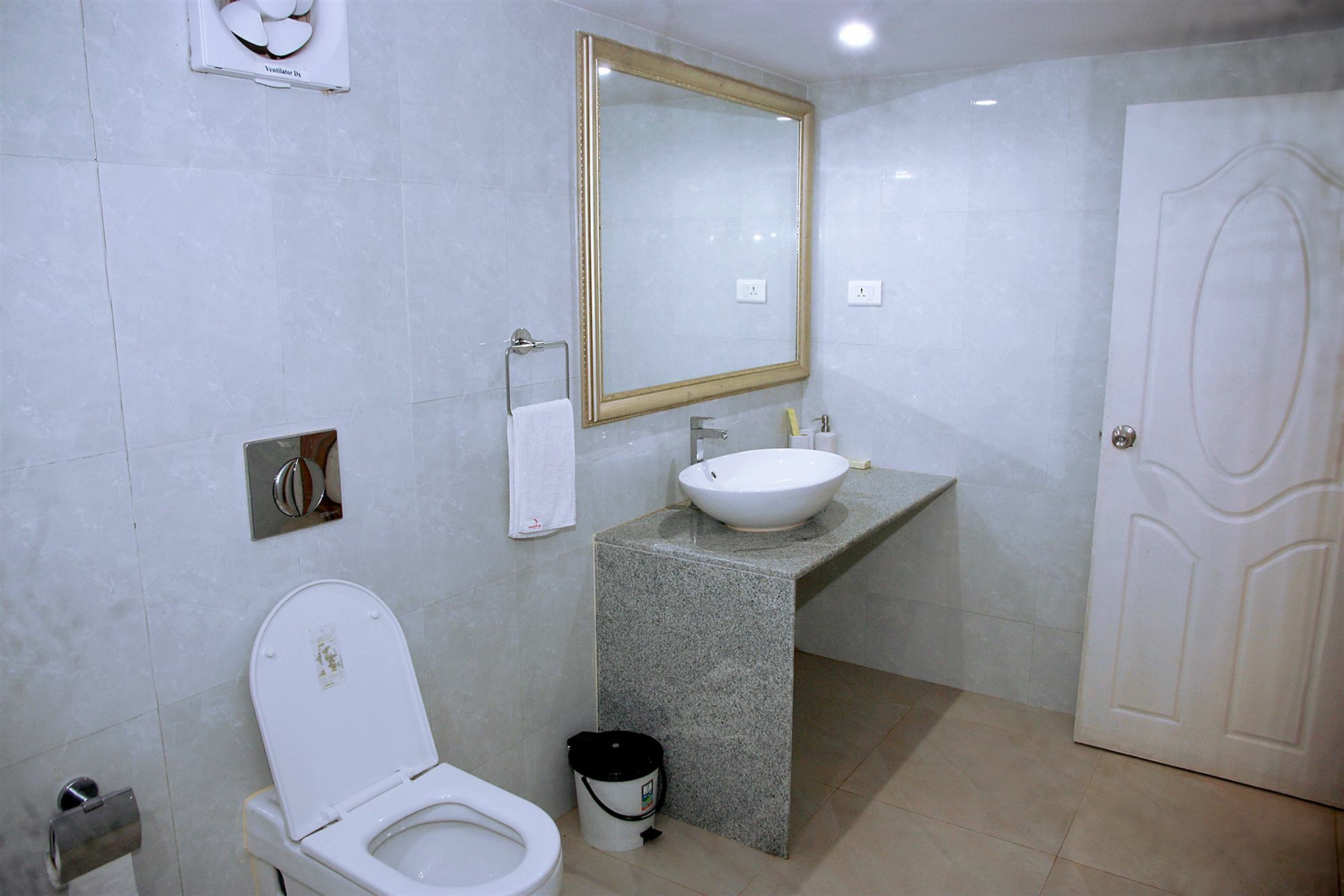 Morjim Holiday Beach Resort Экстерьер фото